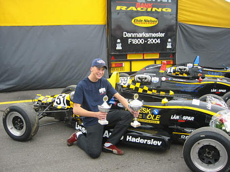 En meget glad DM førende Mark oven på dobbeltsejeren, en pole og en fast lap.
(Foto: Lån & Spar Bank Racing)